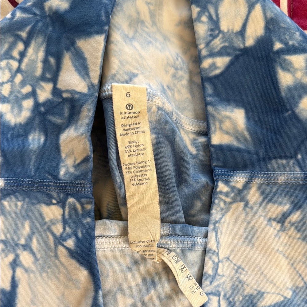 Blue and White diamond dye lulu leggings - Picture 8 of 9